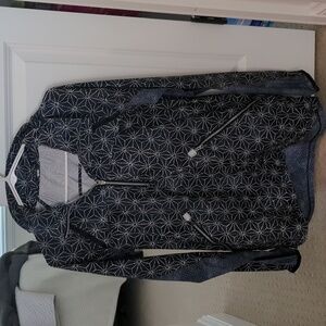 Lululemon windbreaker size 6